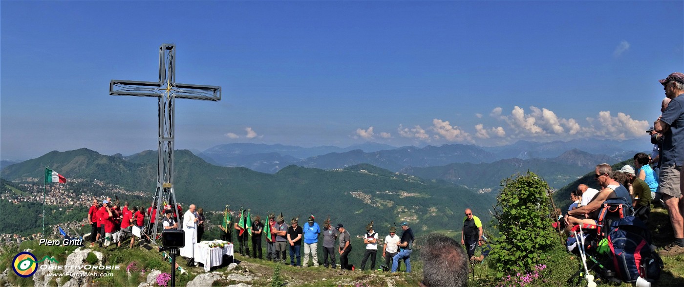 50 S. Messa alla croce di vetta della Cornagera, dedicata ai Caduti della montagna .jpg